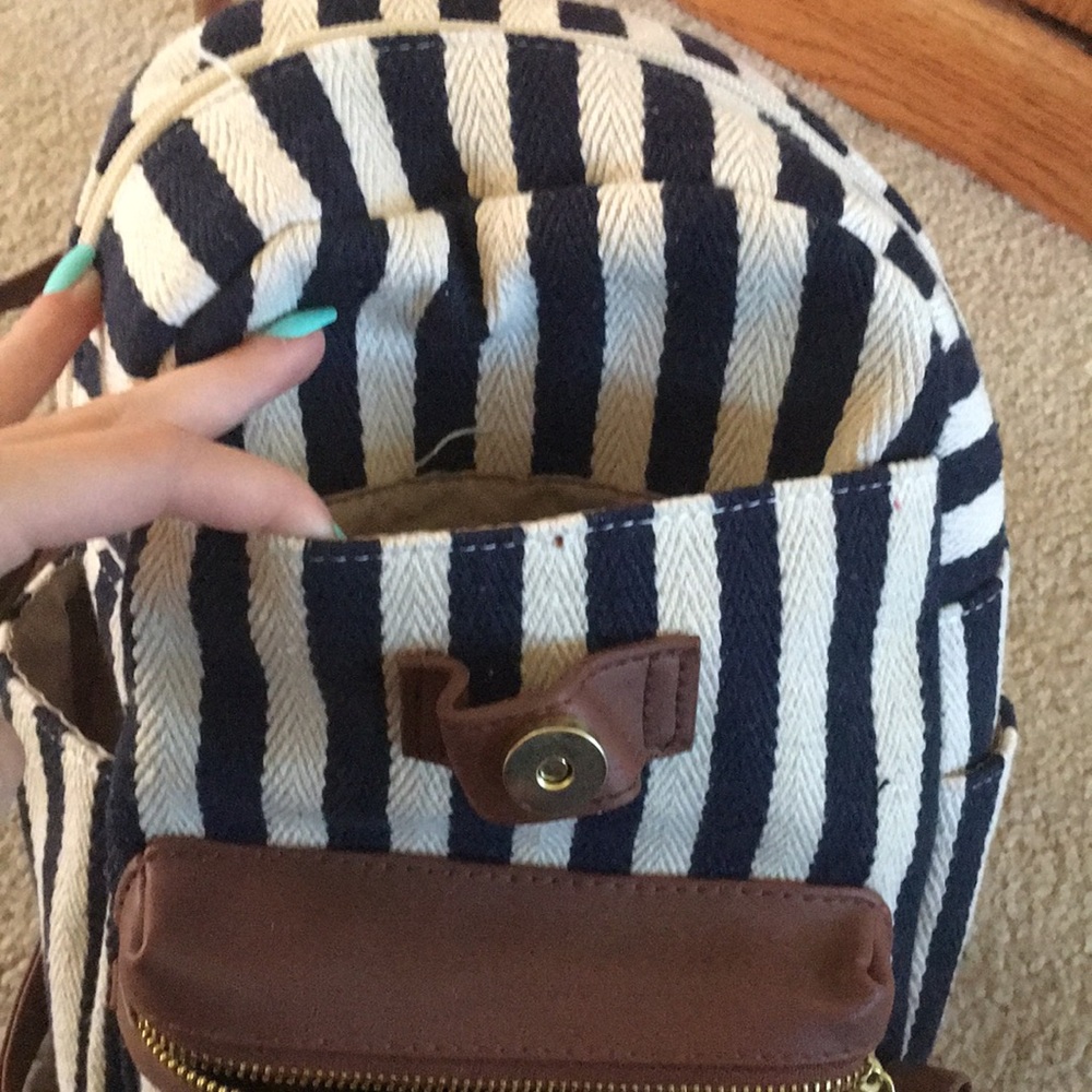Backpack - Picture 9 of 12